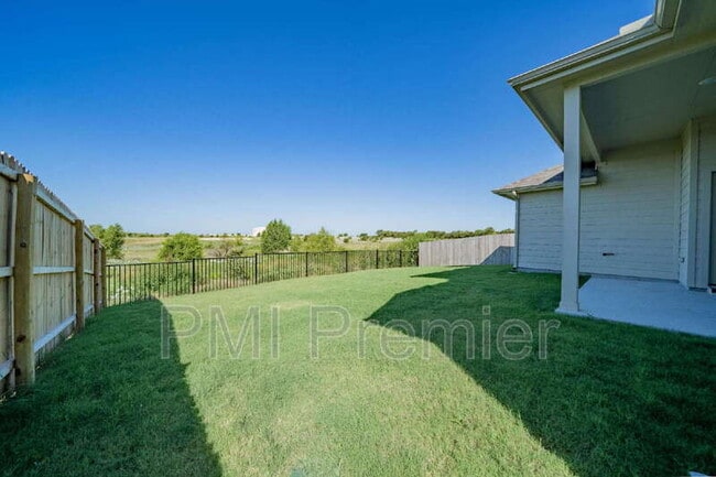 Building Photo - 14817 Equine Trail