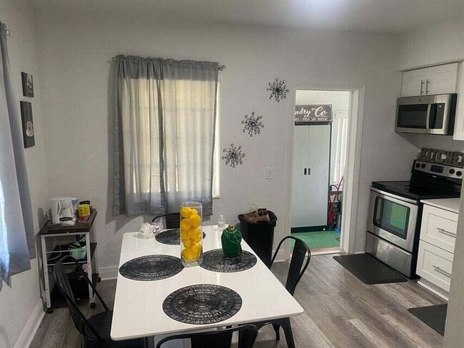 Building Photo - 538 SW 7th St