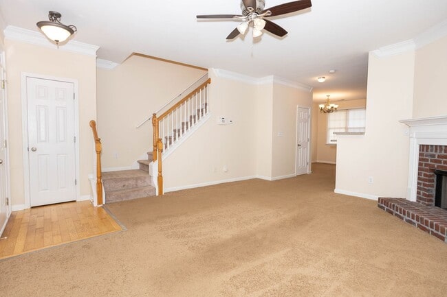 Building Photo - Price Drop Alert!  Beautiful Townhome in K...