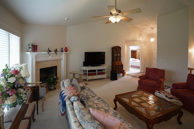 Building Photo - 276 Stone Glen Ct