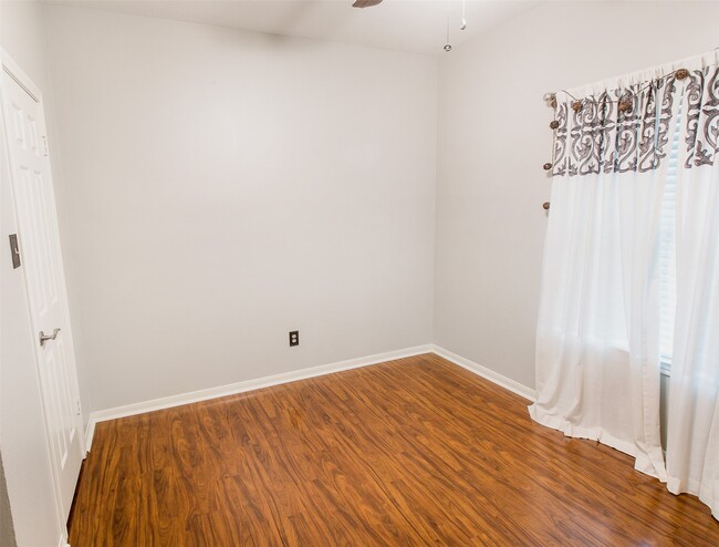 Building Photo - 14639 Oak Chase Dr