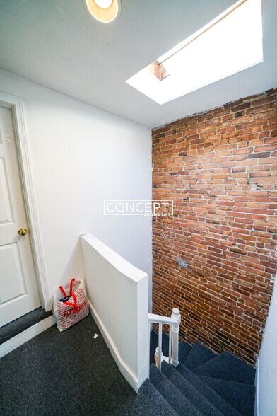 Building Photo - 218 Hemenway St