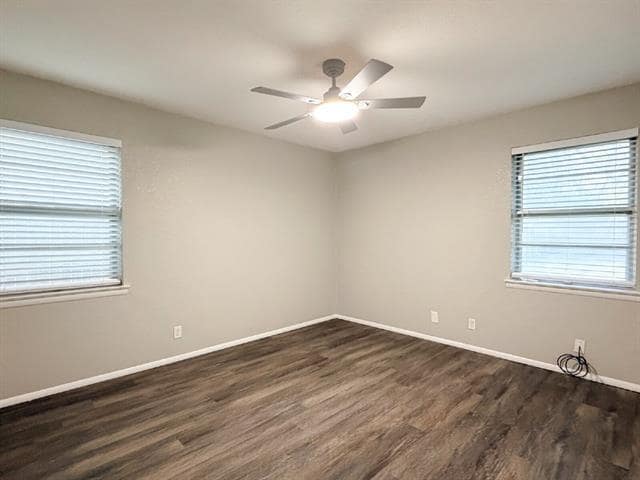 Building Photo - 549 NW Hillery St