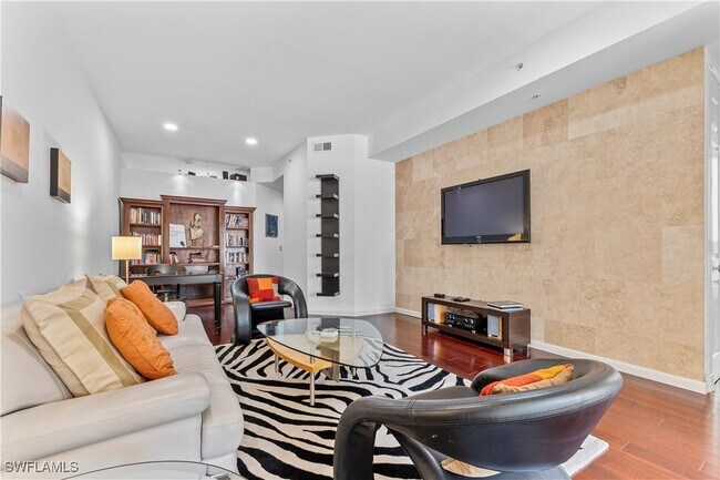 Building Photo - 1845 Les Chateaux Blvd