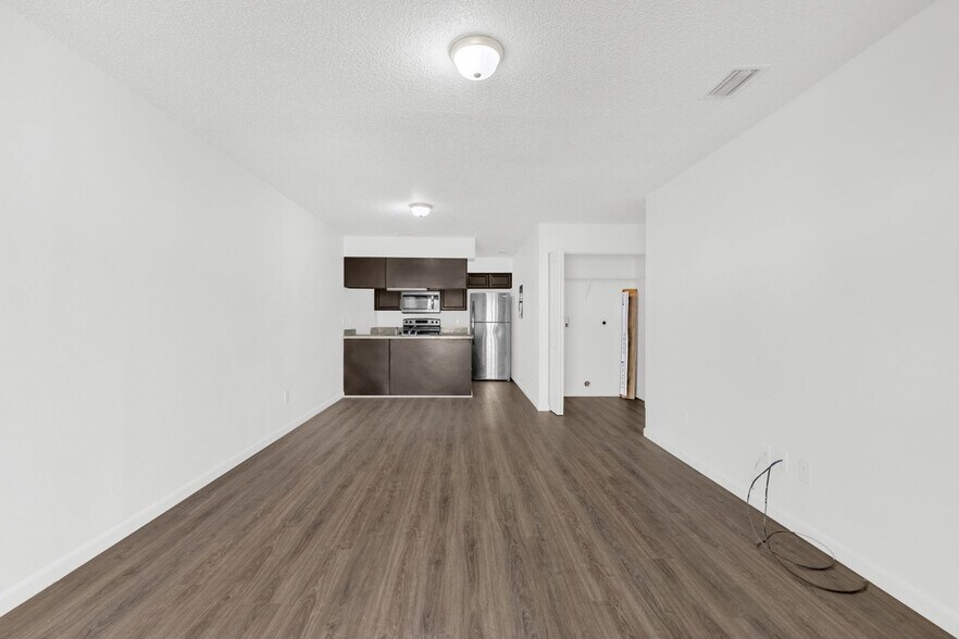 Building Photo - 2920 SE 53rd Ct