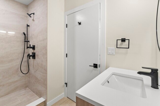 Building Photo - 24-28 Mt Pleasant St