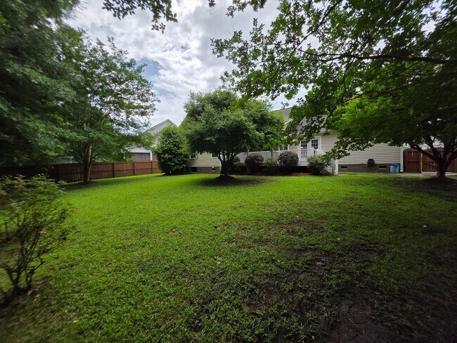Building Photo - 205 Woodberry Pl
