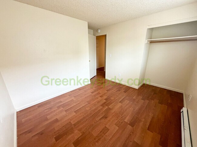 Building Photo - Wonderful 3-bedroom 2 Bath House in SE Portland!