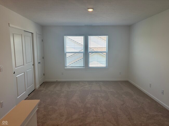 Building Photo - 354 N Grand Oak Dr