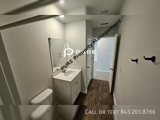 Building Photo - Downstairs Master - 5 BEDROOM HOME Berkele...