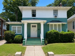 Building Photo - 915 Laurens St