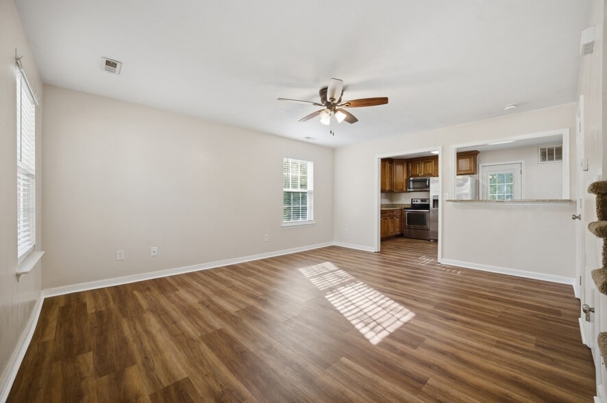 Building Photo - 5109 James St