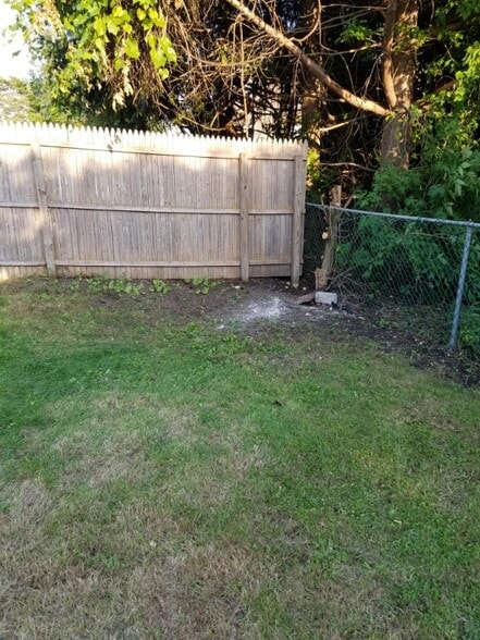 Building Photo - 15 Winthrop St