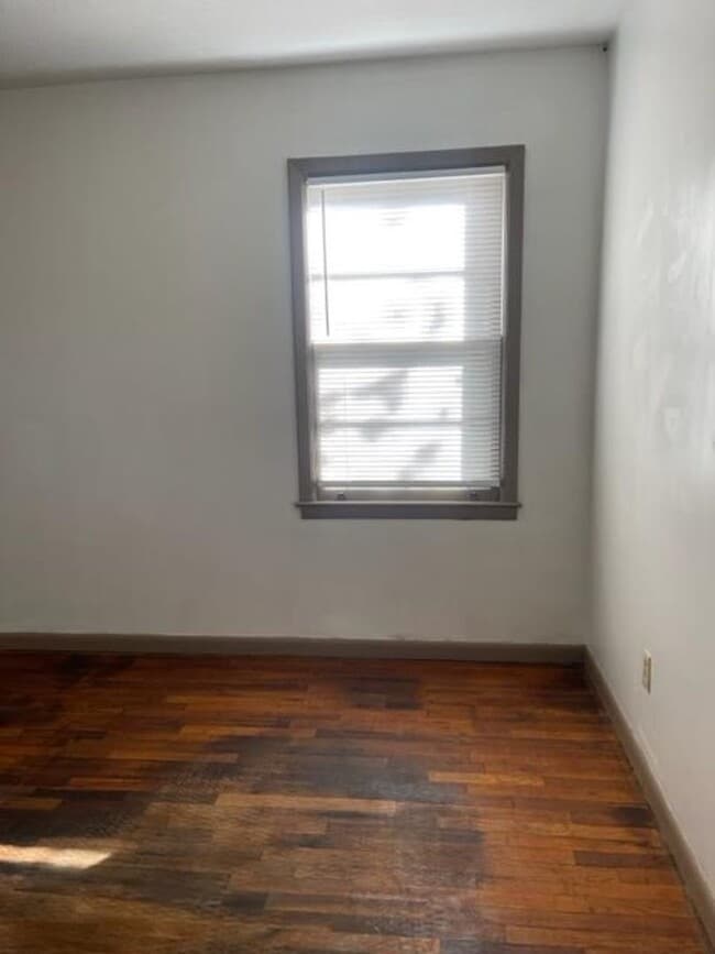 Building Photo - 334 Williams St