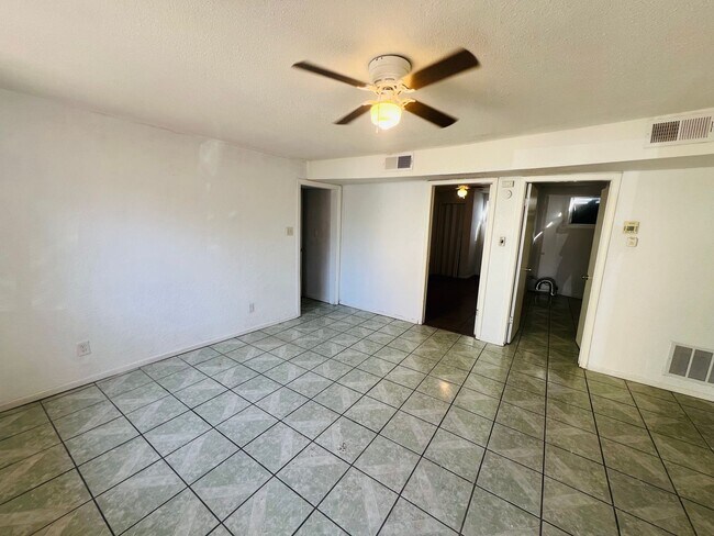 Building Photo - 129 Tassie Way