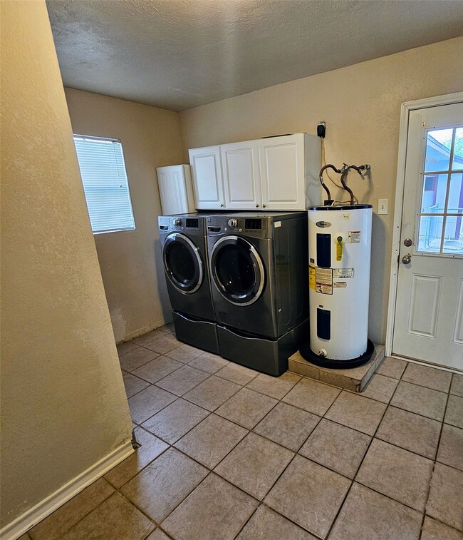 Building Photo - 1131 County Rd 515