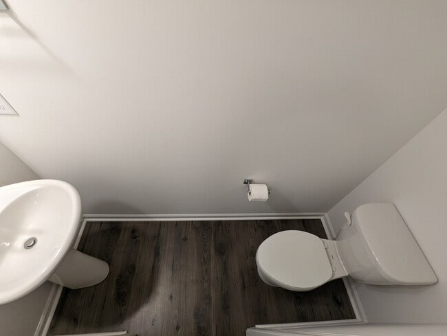 Building Photo - Room in Townhome on Pagebrook Lane