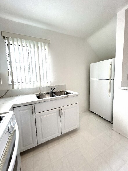 Building Photo - 1534 10th St