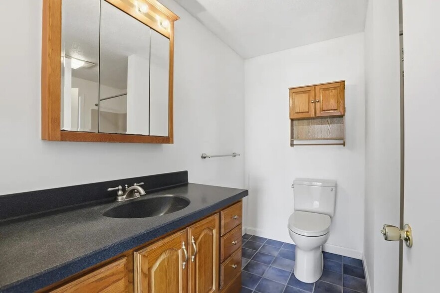 Building Photo - 77 East Ridge Rd