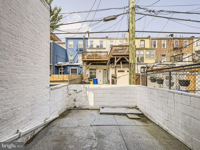 Building Photo - 26 S Curley St