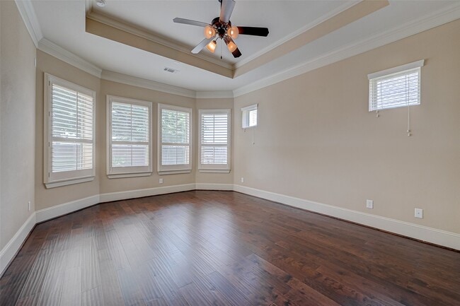 Building Photo - 10323 Hatcher Dr