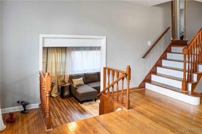 Building Photo - 193 Thistle Lea