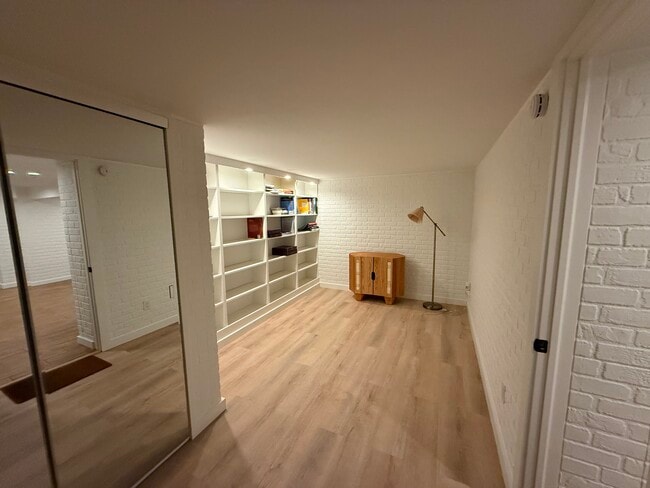 Building Photo - 204 Datura Dr