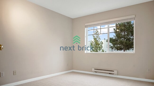 Building Photo - 3 Bed 2.5 Bath Townhouse Available for Rent!