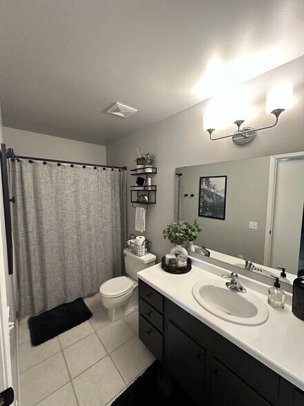 Main Bath - 66 Ponwood Cir