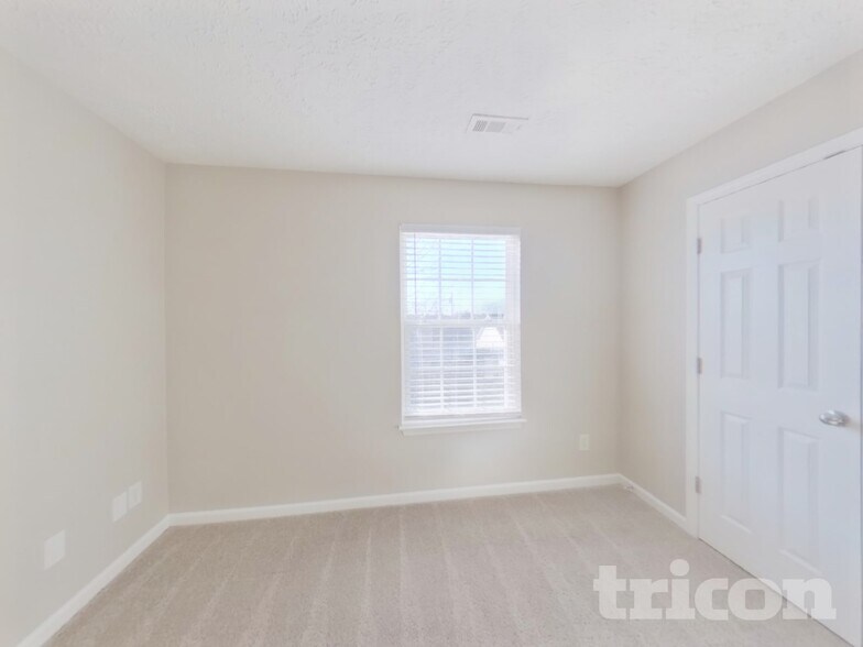 Building Photo - 3011 Deer Trail Dr