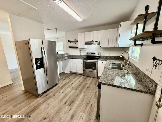 Building Photo - 114 W 41st St
