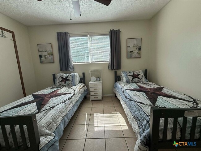 Building Photo - 907 Haynes Dr