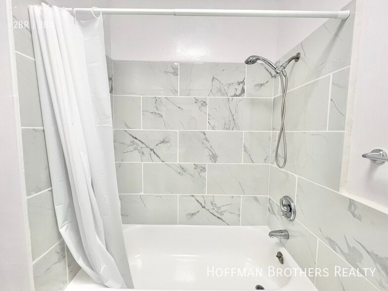 Building Photo - 6062 Fulton Ave