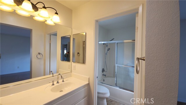 Building Photo - 14880 Honey Ct