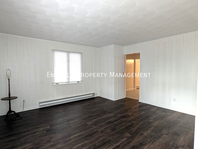 Building Photo - 2720 Prial Ave