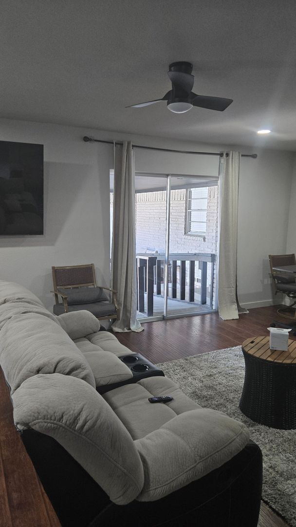 Building Photo - Spacious 4BR House in Dallas