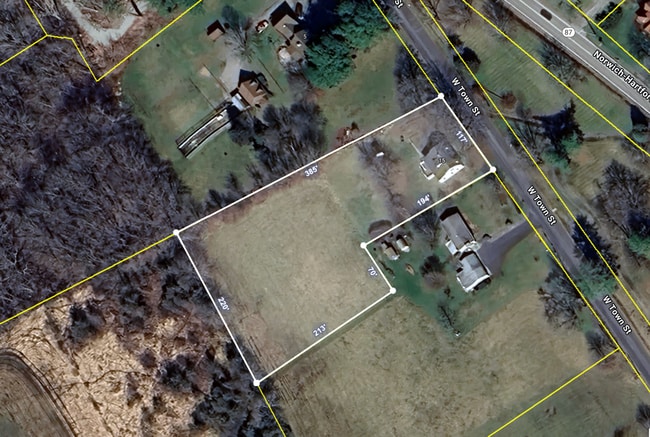 Building Photo - Spacious Renovated Colonial on The Lebanon Green