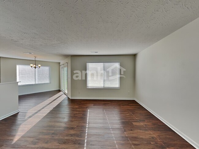 Building Photo - 2238 Antoinette Way