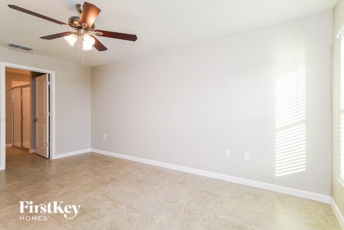Building Photo - 341 S Haven Ct