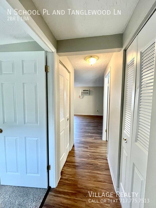 Building Photo - 319 N School Pl