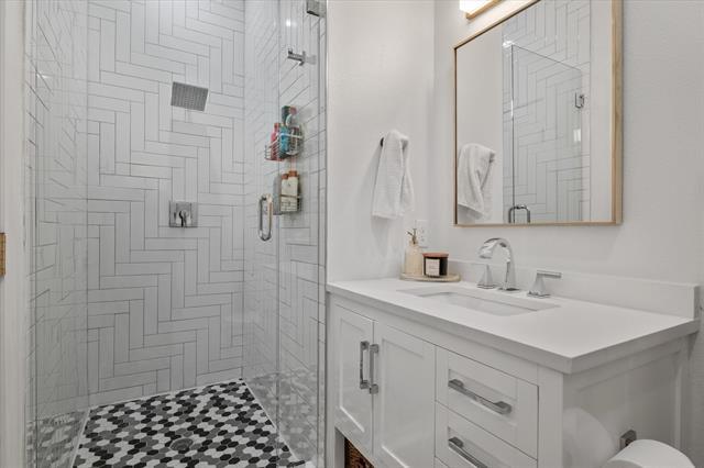 Building Photo - 2222 Moser Ave