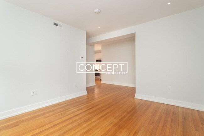 Building Photo - 17 Forest St