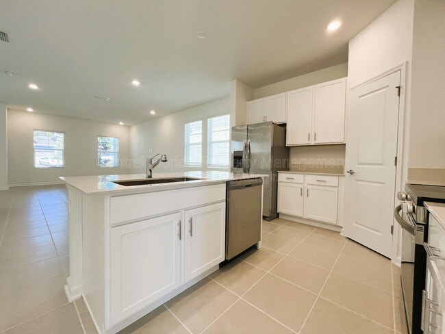 Building Photo - 2080 Rider Rain Ln