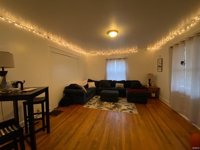 Building Photo - 315 E University St