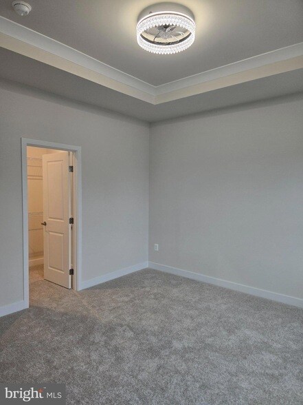 Building Photo - 33 Oasis Ave