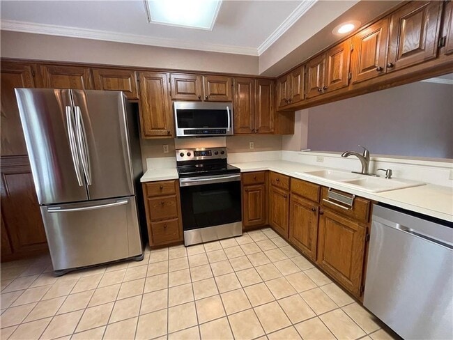 Building Photo - 12 Walter Dr