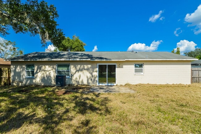 Building Photo - 206 Yale Dr