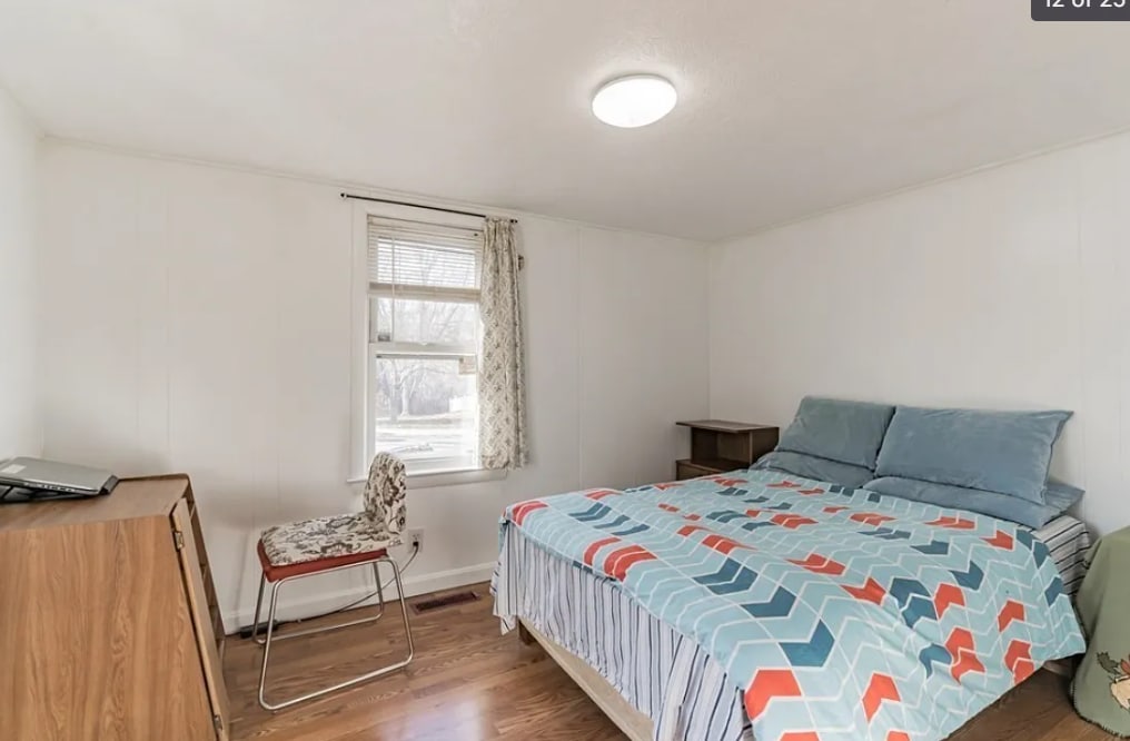 Building Photo - 4 Parker St