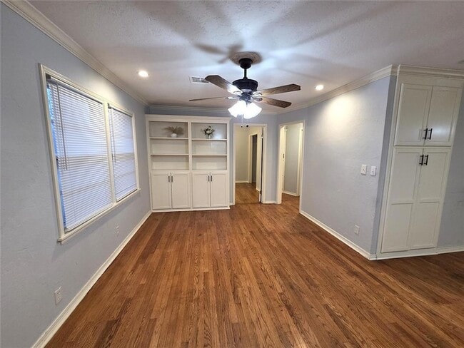 Building Photo - 4701 N Independence Ave