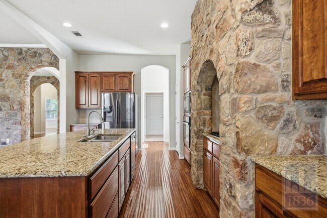 Building Photo - 15105 General Williamson Dr